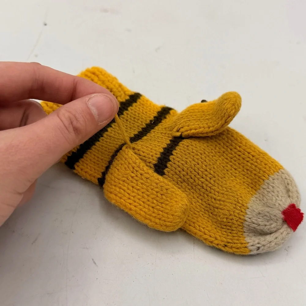 VTG Child’s Tiger Knit Mitten Hand Puppet